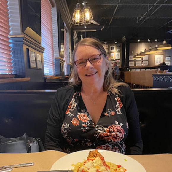 Meet your Posher, Debi - Picture 1 of 1